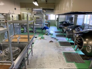 小学校厨房床改修工事 – 神奈川県川崎市