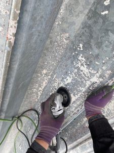 小学校/折半屋根塗膜除去-神奈川県