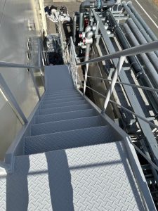 食品工場/外階段塗装-群馬県