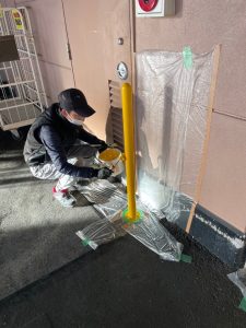 スーパーマーケット/リフター・ポール塗装-埼玉県