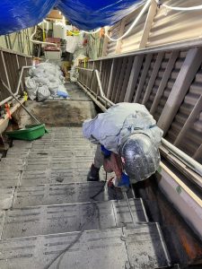 歩道橋/モルタル撤去工事-東京都