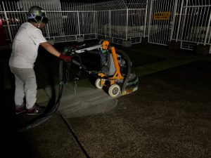 屋上駐車場/研磨仕上げおよび目地撤去-神奈川県