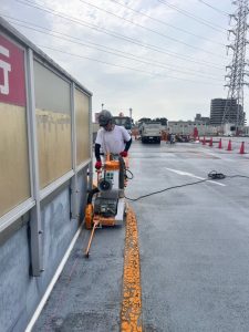 大型店舗駐車場/防水撤去および研磨仕上げ-埼玉県