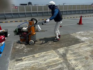 大型店舗駐車場/防水撤去および研磨仕上げ-埼玉県