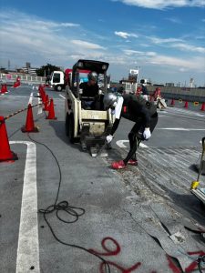 大型店舗駐車場/防水撤去および研磨仕上げ-埼玉県