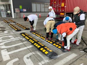 倉庫/車両用減速帯設置工事-埼玉県