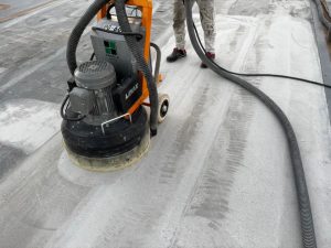 店舗屋上駐車場/ウレタン防水撤去および研磨仕上げ