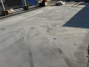 店舗屋上駐車場/ウレタン防水撤去および研磨仕上げ