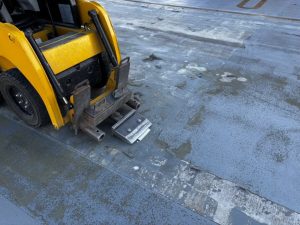 店舗屋上駐車場/ウレタン防水撤去および研磨仕上げ