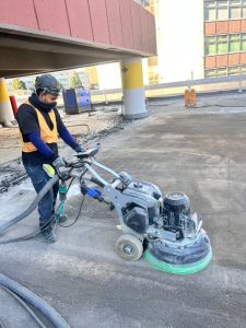 商業施設駐車場/ウレタン防水撤去､剥がし､研磨､ハツリ､アスコン撤去-東京都